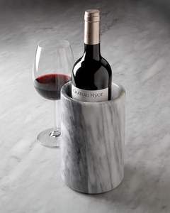 Le porte-vin en marbre est un accessoire décoratif et fonctionnel haut de gamme conçu pour sublimer les tables à manger et les comptoirs de cuisine. - Product Image 4