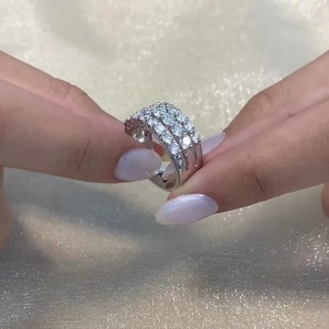 Anillo de Compromiso de Diamantes Cultivados en Laboratorio, Anillo de Boda de Tres Hileras, Certificado IGI, Claridad VVS+, Oro Sólido de 14K, Minimalista para Mujer - Product Image 5