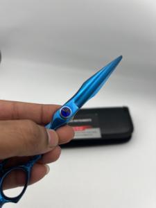 Ciseaux de coiffure professionnels en acier inoxydable japonais J2, couleur plasma bleue, avec poignée dragon et étui en cuir PU - Product Image 2