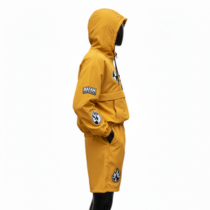 Conjunto de Chaqueta Cortavientos y Pantalones Cortos para Mujer, Tela de Poliéster Resistente al Viento, Diseño con Paneles y Capucha, Logotipo Personalizado, Tallas Grandes - Product Image 3