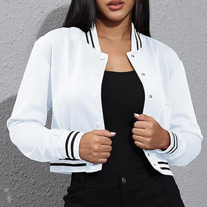 Veste de baseball personnalisée pour femme, style crop, avec patch en chenille premium, mode streetwear, service d'échantillonnage disponible - Product Image 2