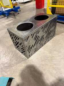 Jardinière Moderne Écologique en Aluminium pour la Maison et le Jardin avec Housse de Protection Extérieure - Product Image 2