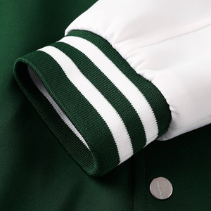 Chaqueta Varsity Verde y Blanca para Hombre, Estilo Preppy, Diseño con Letra A Bordada, Corte Regular, Cuello Camisero - Product Image 3