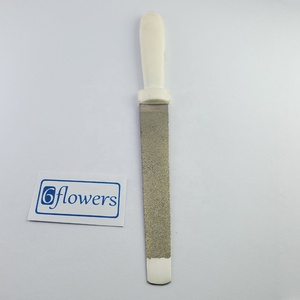 Lime à ongles professionnelle de haute qualité Six Flowers / OEM en acier inoxydable avec manche en PVC saphir pour des manucures lisses - Product Image 5