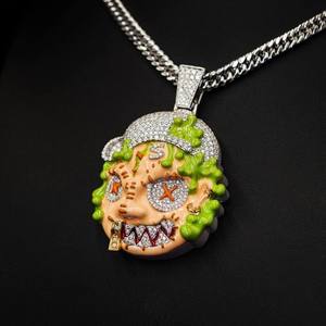 Pendentif breloque Moissanite thème Hip-hop en argent 925 plaqué rhodium, motif visage avec accents verts et détails diamant, unisexe, pour usage quotidien - Product Image 2