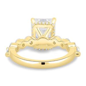 Anillo de compromiso de diamante talla radiante en oro blanco macizo con engaste de puntas, detalles redondos y banda de puntas compartidas, solitario, para aniversario o nupcial - Product Image 4