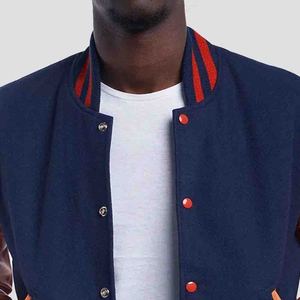 Veste universitaire personnalisée pour homme de qualité supérieure avec manches en cuir, veste bomber classique, fermeture à boutons, col et poignets côtelés - Product Image 4