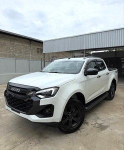 รถกระบะมือสอง 4x4 อีซูซุ รุ่น D-Max X-Rider สีดำ เครื่องยนต์ดีเซลเทอร์โบ 1.9 ลิตร - Product Image 1
