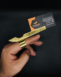 Cuchilla de Afeitar Profesional de Acero Inoxidable para Adelgazar el Cabello, de Alta Calidad, Dorada, para Barberos, para un Corte Preciso - Product Image 1