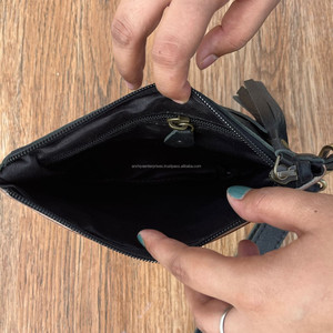 2025 nuevo Mini bolso cruzado de cuero de vaca con herramientas a mano para mujer, bolso de mano para móvil, bolso de mano de cuero genuino de marca occidental - Product Image 6