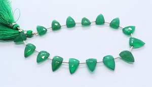 Cuentas facetadas de ónix verde natural en forma de lazo de 8x12-9x13 mm, cuentas triangulares de ónix de 8 pulgadas, cuentas de ónix verde para la fabricación de joyería. - Product Image 2