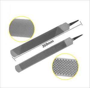 Nuevo raspador de pezuñas clásico de acero inoxidable con mango de madera, instrumento veterinario de alta calidad para el cuidado de caballos, personalizable. - Product Image 2