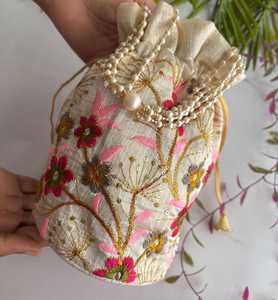 Bolso Potli Bordado a Mano de Bajo Costo con Cuentas Coloridas para Saree, Lehenga, Kurta y Moda Tradicional Femenina - Product Image 4
