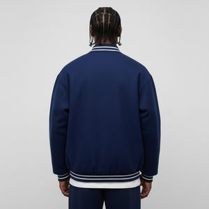 Chaqueta Varsity de Lana 100% con Parches Bordados con Letras de Chenilla Personalizadas, Nueva Colección 2026, Chaqueta de Invierno Larga de Alta Calidad para Hombre - Product Image 6