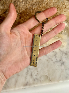 Llavero con Regla Compacta Vintage de Latón Macizo, Mini Escala de Medición Hecha a Mano para Uso en Oficina y Escuela - Product Image 6