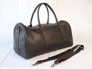 Sac de sport décontracté de luxe portable en cuir véritable noir imperméable avec fermeture éclair, durable et écologique, vente en gros - Product Image 4