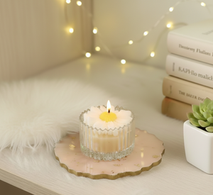 Bougie en cire de soja Pétale de marguerite, artisanat délicat, parfumée, écologique, faite à la main, moderne, pour Noël, avec une lueur chaleureuse et accueillante, pièce maîtresse - Product Image 2