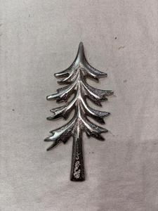Ornement en métal en forme de cœur avec chapeau de Père Noël, finition métallique, décoration intérieure, style classique, design moulé - Product Image 2
