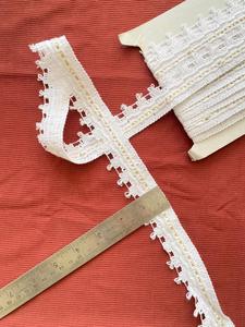 Nouvelle conception de dentelle blanche fantaisie, dentelle brodée blanche à motifs floraux pour accessoires vestimentaires - Product Image 4