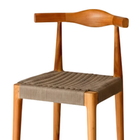 Chaise de bar robuste Mudi Luxury en teck massif, finition naturelle, design scandinave, pour usage commercial, scolaire et extérieur
