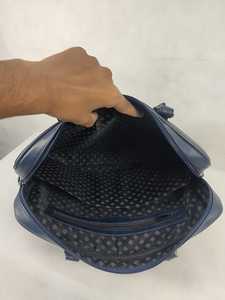 Maletín para Portátil de Cuero Sintético PU Impermeable Negro para Hombre y Mujer, Elegante Bolso de Mano Cruzado para Negocios con Asas Dobles - Product Image 5