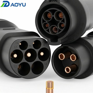 Convertisseur de charge EV de type 1 vers NACS 32A AC compatible avec la plupart des chargeurs SAE J1772 et des modèles EV NACS - Product Image 2