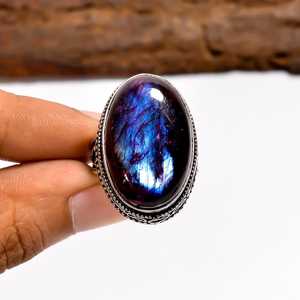 Anillo de Labradorita con Forma Ovalada, Plata de Ley 925, Estilo Bohemio, Joyería Hecha a Mano, Regalo para Mujer - Product Image 1