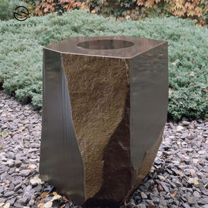Fuente de Agua Decorativa para Jardín Exterior, de Gran Tamaño, Estilo Industrial de Lujo, Material de Granito, en Venta - Product Image 2