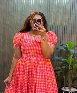 Kurti Midi de Lujo con Estampado Floral Fancy Mul Chanderi, Prenda Étnica de Algodón Rosa para Uso Diario, Precio al por Mayor - Product Image 2