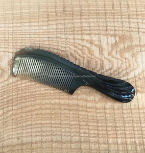 Peigne en corne de vache de qualité supérieure fait à la main, accessoires de cheveux portables, logo personnalisé, fabriqué au Vietnam pour un usage domestique, peigne anti-poux - Product Image 2