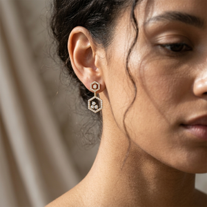 Pendientes de Aro de Oro Sólido de 18K de Lujo con Diamantes Genuinos para Mujer, Clásicos Pendientes Solitarios de Diamantes en Oro Amarillo - Product Image 2