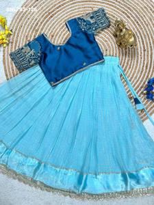 Lehenga acampanado de viscosa pesada con seda y tejido a cuadros, listo para usar, con blusa de manga bordada con motivos animales. Exportador indio. - Product Image 5