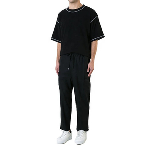 เสื้อยืดแขนสั้นสีเขียวมะกอกสำหรับผู้ชาย ทรงปกติ คอกลม ผ้าเจอร์ซีย์คอตตอนแบบสบายๆ เป็นมิตรกับสิ่งแวดล้อม พิมพ์โลโก้ตามสั่งด้านหน้า - Product Image 4