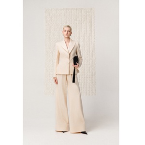 Elegante Blazer Casual para Mujer, Chaqueta Peplum con Diseño Vietnamita, Tela de Malla Brillante, Doble Botonadura, MOQ Bajo, Blazer Formal para Mujer - Product Image 4