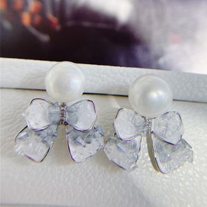 Pendientes de Plata 925 con Diseño Coreano de Alta Gama, con Cristal y Perla, Ligeros y Elegantes - Product Image 1