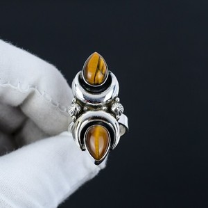 Anillo de Plata de Ley 925 con Ojo de Tigre Doble Natural, Hecho a Mano, con Dos Piedras de Ojo de Tigre en Forma de Luna Creciente - Product Image 4