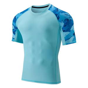 Camisetas de compresión al por mayor para gimnasio, para adultos, de media manga, de poliéster y spandex, con logo personalizado, tipo rash guard. - Product Image 1