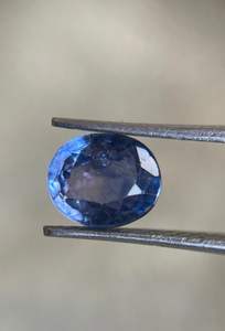 Saphir bleu clair naturel de 1,30 ct, saphir bleu ovale des mines de Ceylan, saphir bleu de Ceylan. - Product Image 2