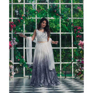 Lehenga Choli de Diseño en Línea A para Fiestas, con Cintura Natural y Adornos de Dori y Lentejuelas - Product Image 4