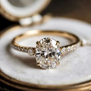 Bague de fiançailles et d'anniversaire de luxe en argent sterling 925 plaqué or rose avec moissanite taille ovale élégante - Product Image 4