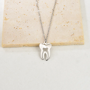 Collier pendentif géométrique pour femme, acier inoxydable 304 résistant à l'eau, chaîne fine plaquée or 18 carats - Product Image 5