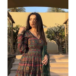 Vestido Anarkali de Diseñador con Dupatta para Fiestas - Talla XS - Product Image 3