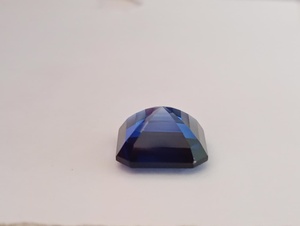 พลอยไพลินสีน้ำเงินทรงแปดเหลี่ยมเจียระไนแบบ Royal Octagon Cut ที่เพาะเลี้ยงในห้องปฏิบัติการ พร้อมใบรับรอง IGI ผลิตด้วยมือ 100% สำหรับทำเครื่องประดับ แหวน ฯลฯ - Product Image 3