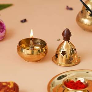 Brûleur d'encens religieux décoratif en métal, design compact, écologique, fait main, pour la relaxation et l'arôme domestique, origine indienne - Product Image 5