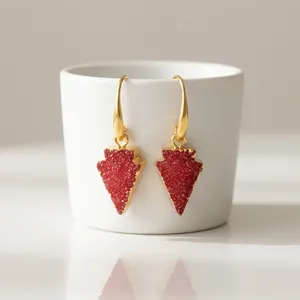 Boucles d'oreilles en agate drusy couleur rouge naturel, avec crochet en laiton plaqué or 18 carats, bijoux fantaisie délicats - Product Image 1