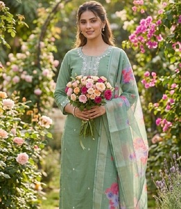 Ensemble Kurti en coton slub pour femmes, brodé, style indien pakistanais, avec dupatta fleuri, tenue ethnique décontractée - Product Image 1