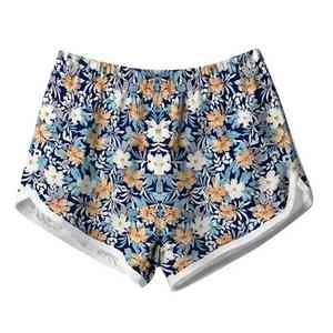 Shorts Casuales para Mujer de Alta Calidad, con Cintura Resistente y Cierre Tradicional, Silueta Clásica, Duraderos para Uso Diario, Sublimados - Product Image 4