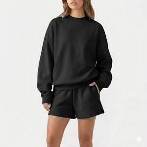 Conjunto de Top de Cuello Alto y Pantalones Cortos para Mujer, Textura Suave, Estilo Casual, Ropa Contemporánea - Product Image 1