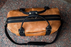 กระเป๋าเดินทางหนังแท้สีเข้มสไตล์วินเทจ กระเป๋าเดินทางสุดสัปดาห์สำหรับผู้ชายและผู้หญิง ความจุขนาดใหญ่ พกพาสะดวก กระเป๋าถือขึ้นเครื่องแบบคลาสสิก - Product Image 2