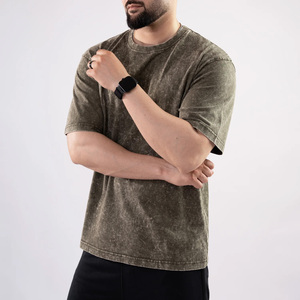 T-shirt streetwear en coton uni de haute qualité, personnalisé, effet délavé, impression numérique, coupe classique, col rond et manches courtes - Product Image 2